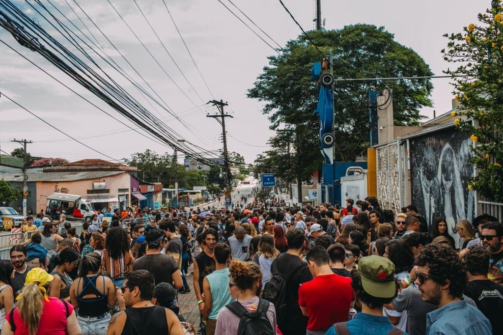 Movimento já é grande do lado de fora do Lollapalooza - Felipe Gabriel/UOL