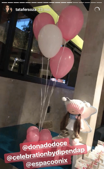 Com motivos lúdicos e vários unicórnios, Thais Fersoza e Michel Teló mostraram a decoração da festa de 1 ano da filha Melinda - Reprodução
