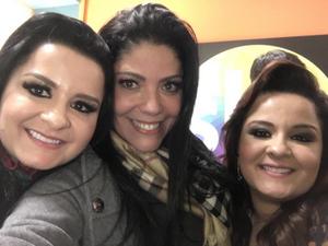 Beth Guzzo posa com Maiara & Maraisa em camarim do "Programa do Ratinho" - Reprodução/Instagram - Reprodução/Instagram