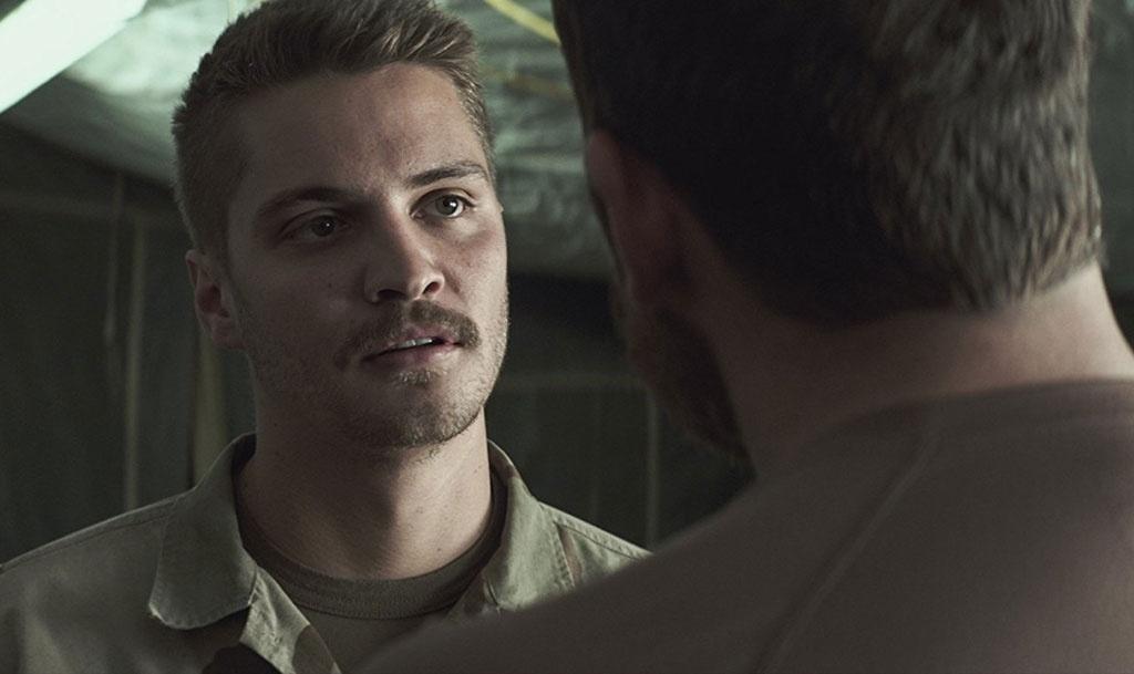 Luke Grimes em cena de "Sniper Americano" (2014) - Divulgação