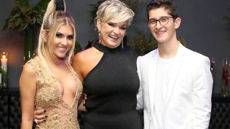 Andréa Nóbrega ao lado dos filhos gêmeos, Maria Fernanda e João Vitor - Thiago Duran/AgNews - Thiago Duran/AgNews