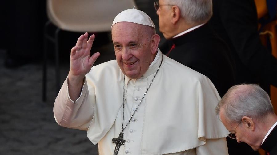 Papa Francisco, que tem 84 anos, foi vacinado contra a covid-19 hoje no Vaticano - Vincenzo Pinto/AFP/Imagem de Arquivo