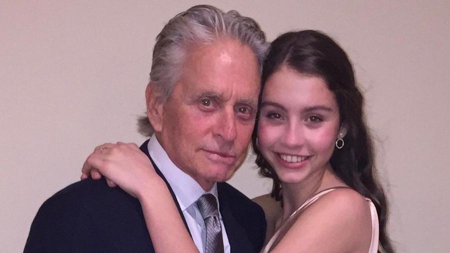 Michael Douglas, 76, e a filha Carys, de 18 anos - Instagram/@michaelkirkdouglas