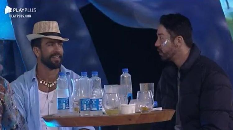 A Fazenda 2021: Rico Melquiades zoa Solange por observar festa atentamente - Reprodução/Playplus - Reprodução/Playplus