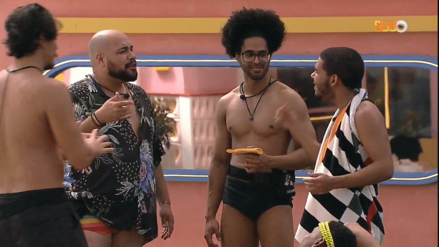 BBB 22: Vinicius canta Rouge com Tiago Abravanel e surpreende brothers - Reprodução/Globoplay