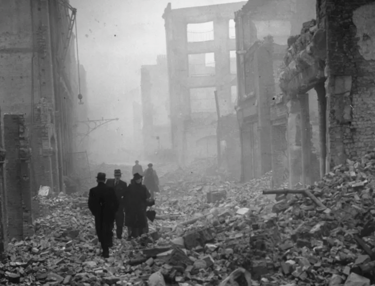 A ala de Cripplegate, que continha Fore Street (foto), foi intensamente bombardeada - Getty Images - Getty Images