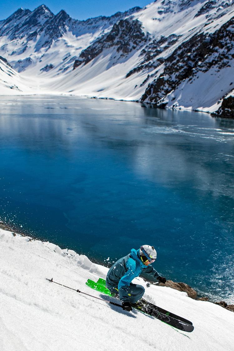 No resort Ski Portillo é possível esquiar ás margens da Laguna del Inca  - Divulgação - Divulgação