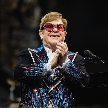 Elton John realizou 330 apresentações na turnê de despedida dos palcos