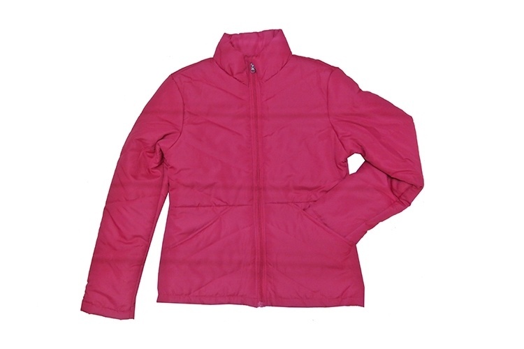 JAQUETA DE NÁILON: modelo rosa, do Walmart. Preço: R$ 39,90. Informações: 0800 705 5050 | Preço e disponibilidade pesquisados em julho de 2015 e sujeitos a alterações - Divulgação