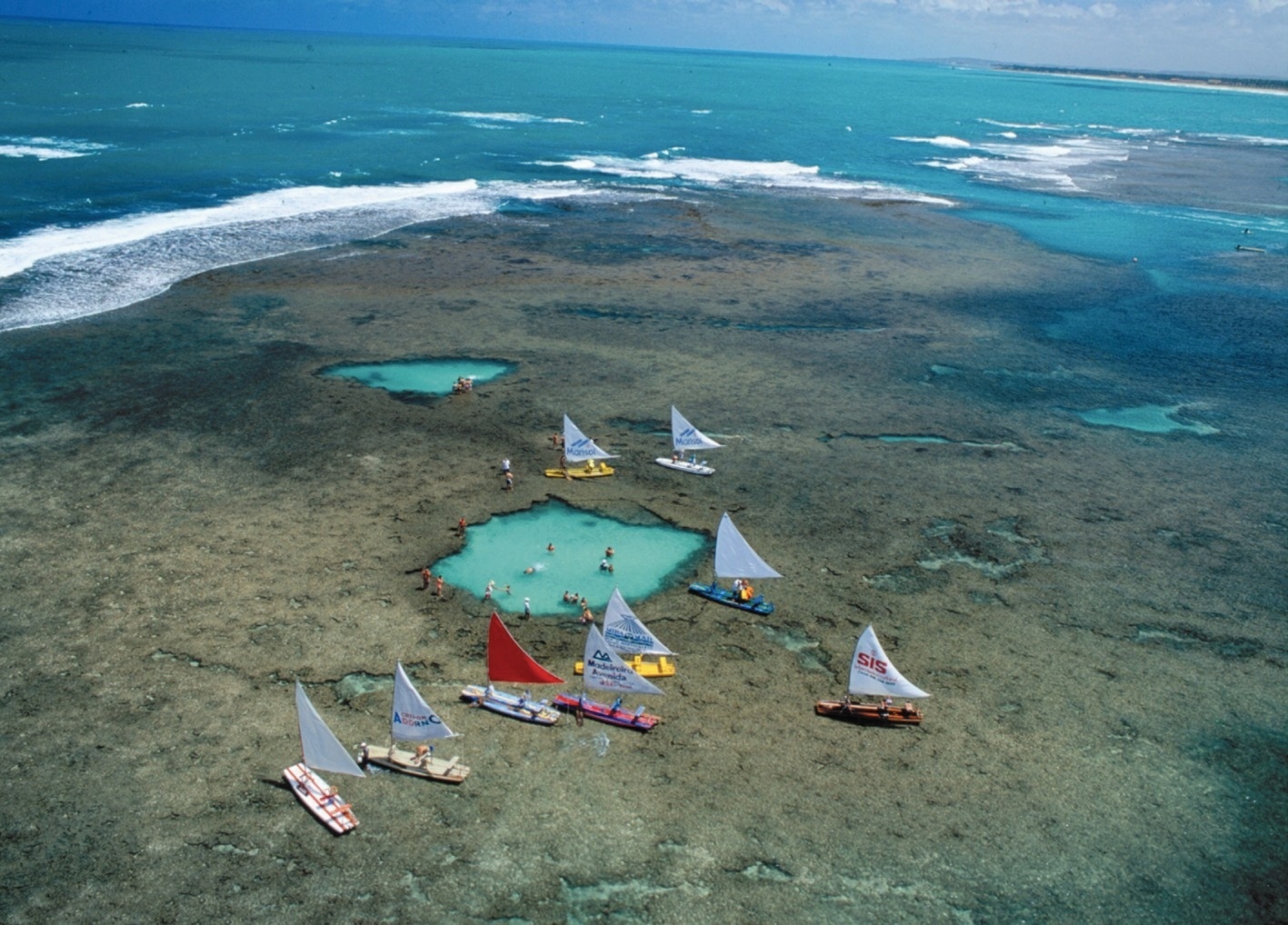 Porto de Galinhas (PE): A CVC (www.cvc.com.br) possui um pacote de quatro noites, que inclui transporte aéreo ida e volta e hospedagem na Pousada Radiantes com café da manhã e traslado inclusos. Sai a partir de R$ 1.398 por pessoa em apartamento duplo. - Divulgação