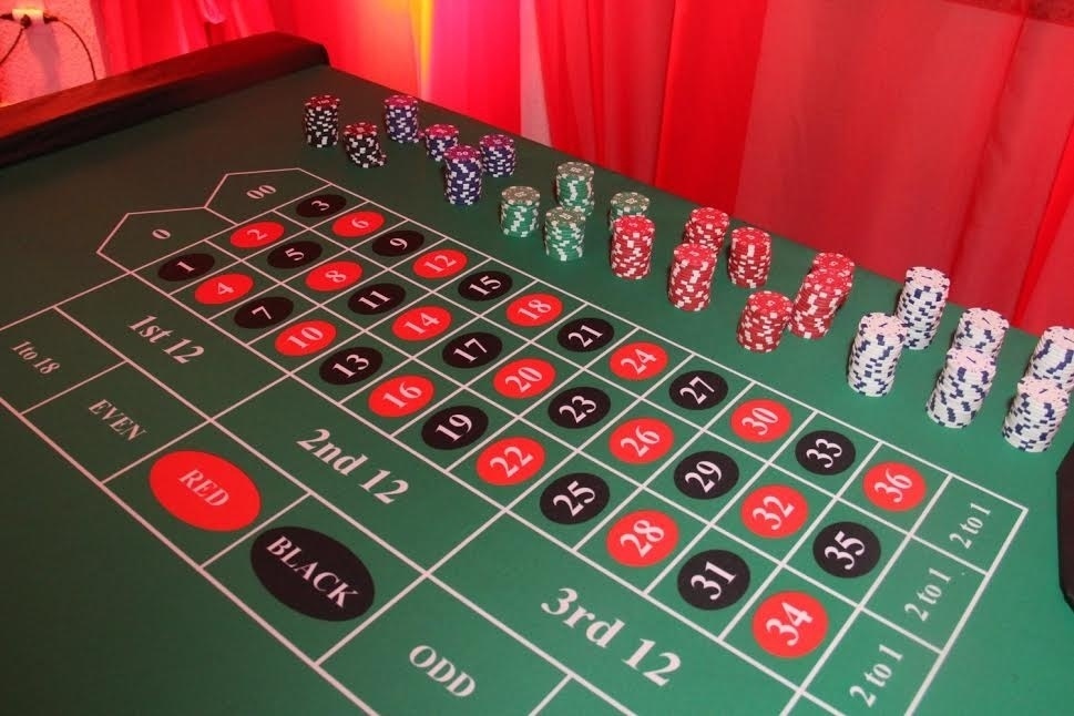 25.abr.2016 - Decoração da festa de 21 anos de  Ludmilla (tema Las Vegas) - Thyago Andrade /BrazilNews