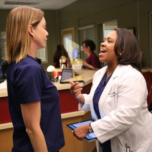  Meredith Grey (Ellen Pompeo) e Miranda Bailey (Chandra Wilson) em "Grey"s Anatomy" - Reprodução/Grey"s Anatomy