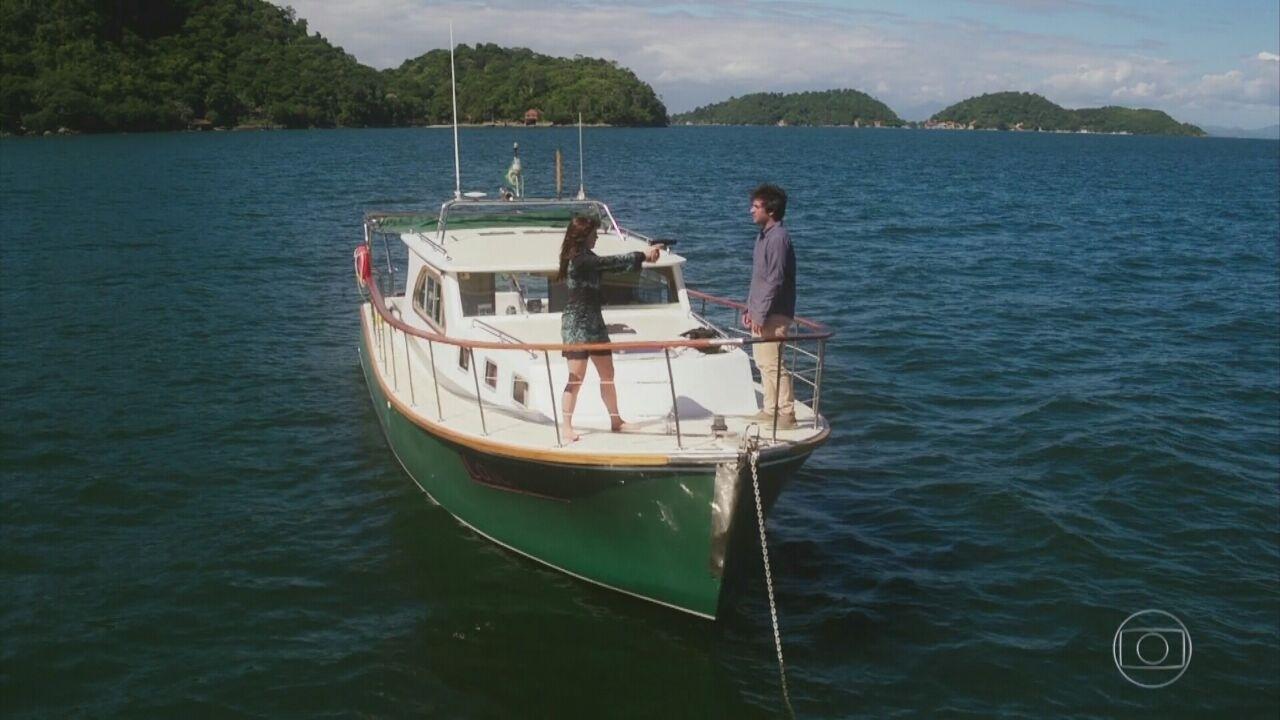 Marina revela que é Isabela e ameaça matar Tiago no último capítulo de "A Lei do Amor" - Reprodução/TV Globo