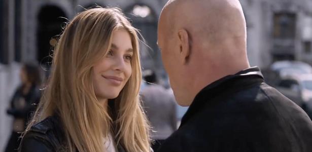 Camila Morrone ao lado de Bruce Willis em "Desejo do Matar" - Reprodução - Reprodução