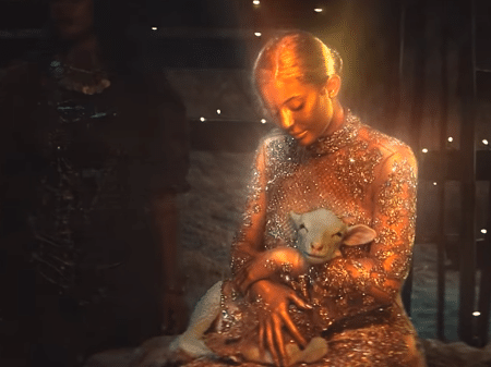 Kylie Jenner em clipe de Scott Travis - Reprodução/Youtube