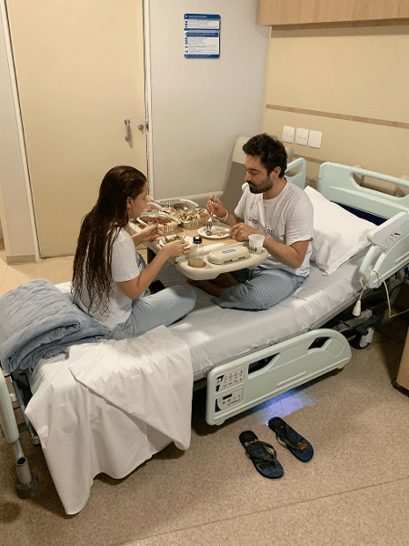 Fernando Zor recebe a visita de Maiara no hospital - Reprodução