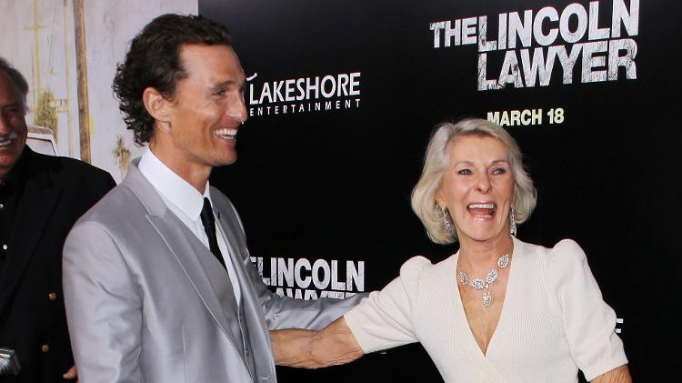 Matthew McConaughey e sua mãe, Kay - Getty Images - Getty Images