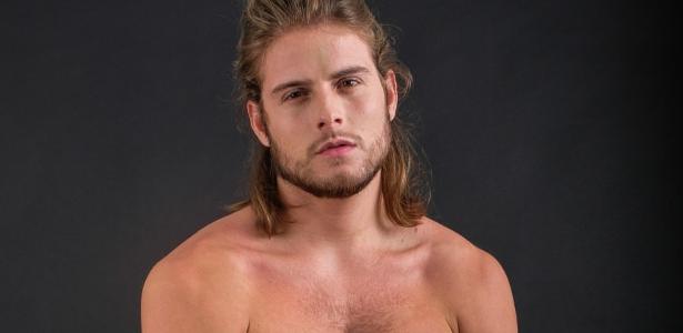 Ex-BBB Daniel Lenhardt posa sem camisa: 'Alguém aí estava querendo me ver?' - Notícias de Cinema ...