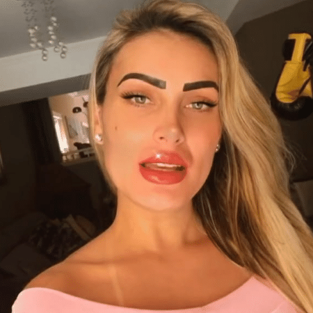 Andressa Urach mostrou o resultado imediato da micropigmentação na sobrancelha e na boca - Reprodução/Instagram