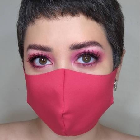 A maquiadora Ana Paula Damaceno adora ver suas pálpebras coloridas - Reprodução/Instagram - Reprodução/Instagram