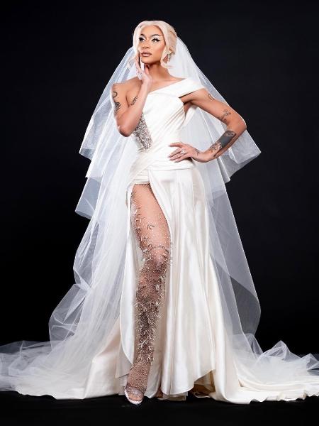 Pabllo Vittar vestida de noiva: era tudo encenação para seu próximo trabalho - Reprodução/Instagram/João Ribeiro