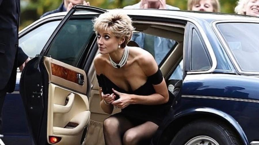 Elizabeth Debicki como princesa Diana para a 5ª temporada de "The Crown"; atriz surgiu com réplica do "vestido da vingança", um dos mais famosos da duquesa - Splash News Online