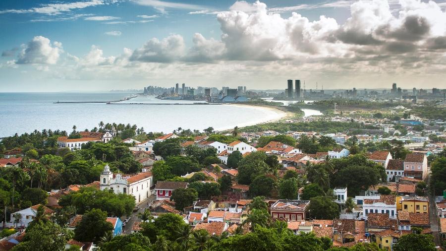 Imagem de Olinda com vista para o Recife - Getty Images/iStockphoto