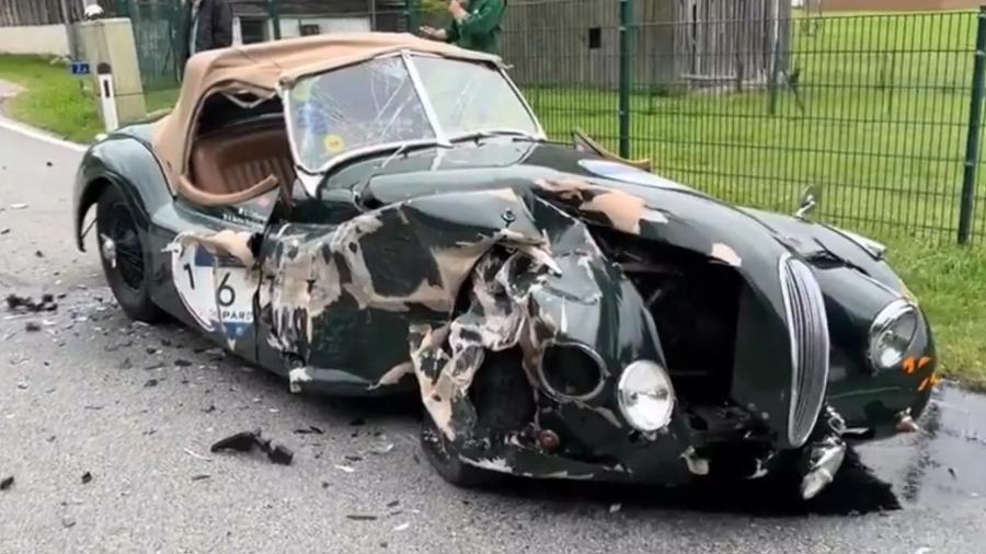 Jaguar XK120 British Racing Green 1948 destruído após acidente na Áustria - Reprodução