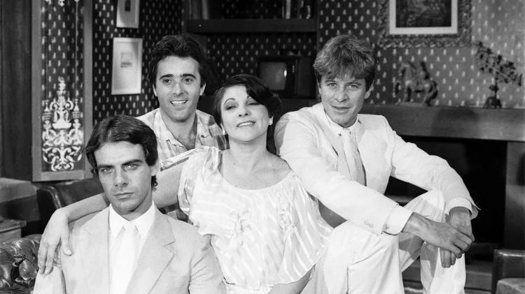 Mário Gomes, Tony Ramos, Yara Amaral e Miguel Falabella em 'Sol de Verão' (1982) Mário Gomes, Tony Ramos, Yara Amaral e Miguel Falabella em 'Sol de Verão' (1982)