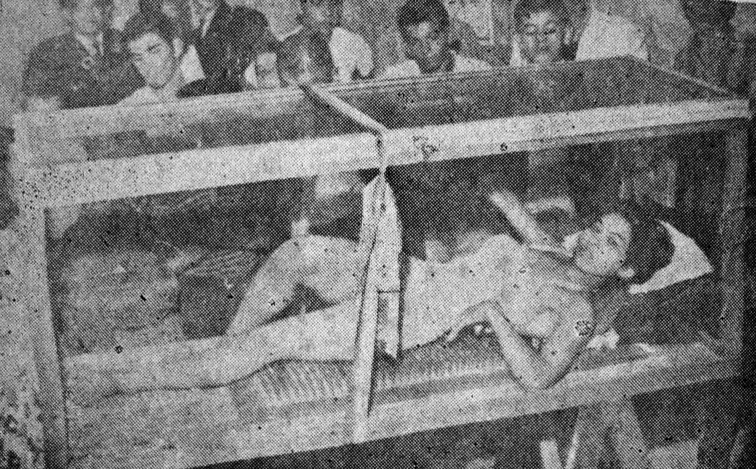 A faquiresa Dzy Tzu em imagem do livro "Cravo na Carne: Fama e Fome - O Faquirismo Feminino no Brasil", de Alberto de Oliveira e Alberto Camarero - Reprodução