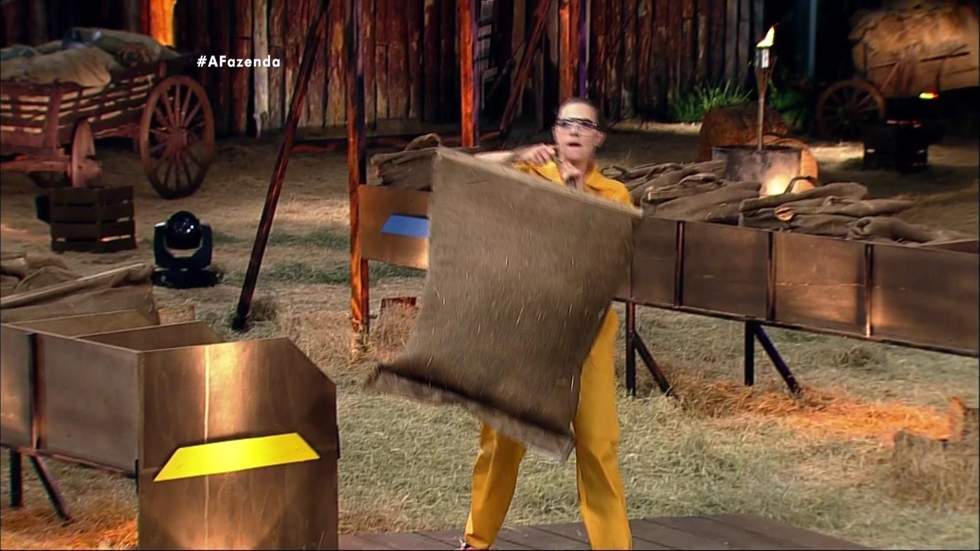 29.out.2015 - Ray participou da disputa pelo grupo Serrote e Li representou a equipe Machado - Reprodução/Record