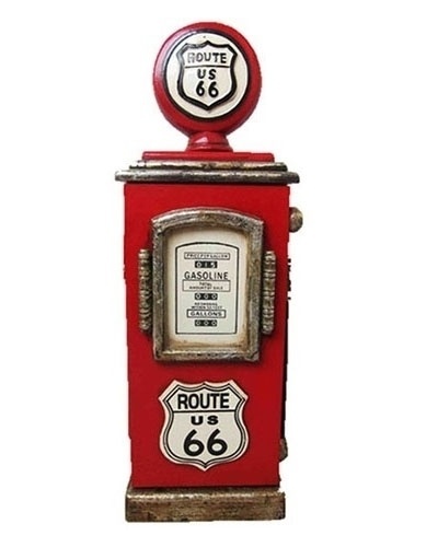 Porta-chaves Route 66 (17 cm por 8 cm por 48 cm) da Avalon Import, por R$ 235. O objeto feito de MDF e resina está entre as novidades da Ópera (www.grupoopera.com.br), feira internacional de moda e decoração infantil para profissionais do setor - Divulgação