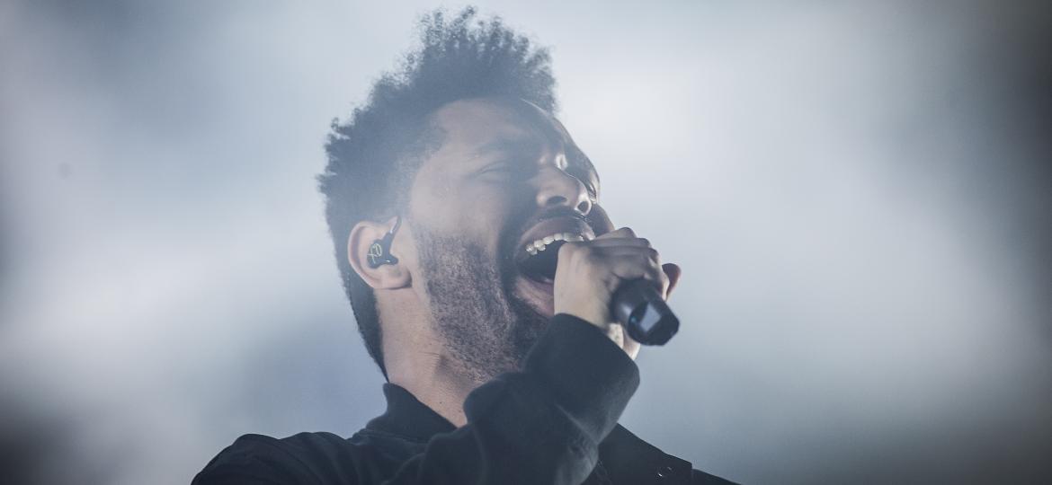 O cantor The Weeknd fez uma apresentação repleta de hits no segundo dia do Lollapalooza, em Interlagos, em São Paulo - Bruno Santos/UOL