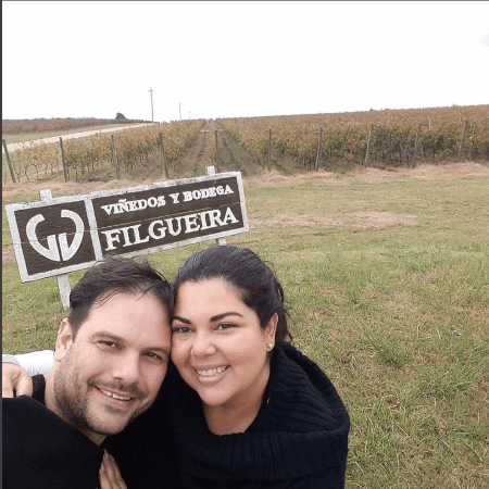 Fabiana Karla posa com o marido - Reprodução/Instagram