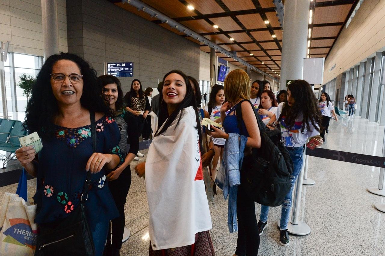 Luan Santana faz pocket show em avião - Francisco Cepeda/Ag News