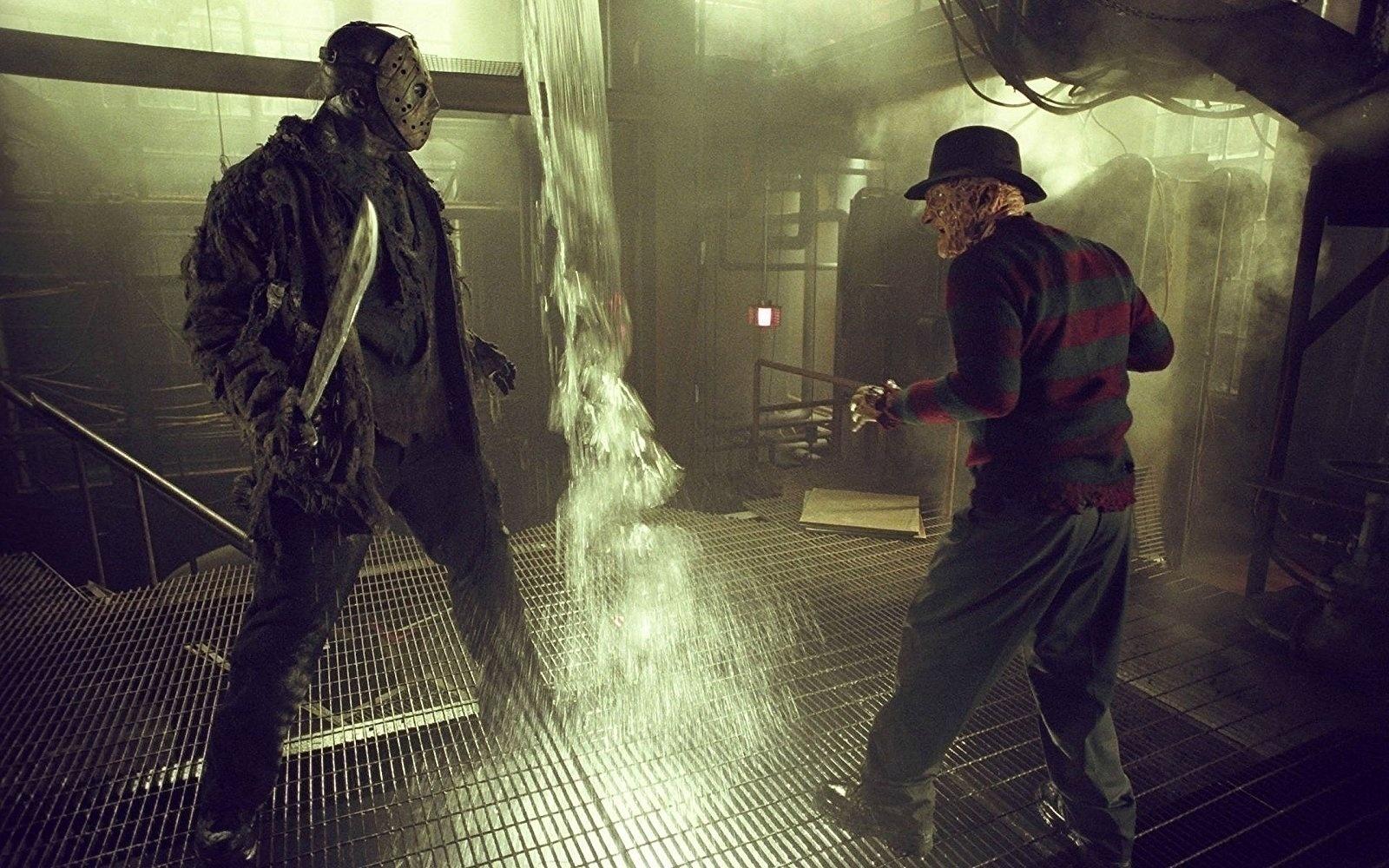 Robert Englund e Ken Kirzinger em cena de "Freddy x Jason" (2003) - Divulgação
