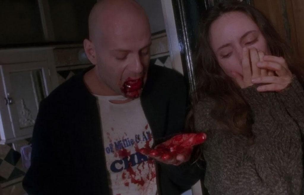 Bruce Willis em cena em "Os Doze Macacos" (1995) - Reprodução