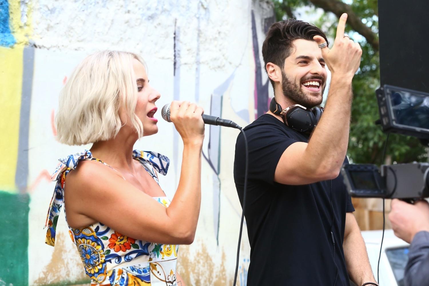 O DJ Alok gravou neste final de semana o clipe da música "Favela" com a cantora norueguesa Ina Wroldse, na comunidade de Tavares Bastos, no Rio de Janeiro - Roberto Filho/Brazil News