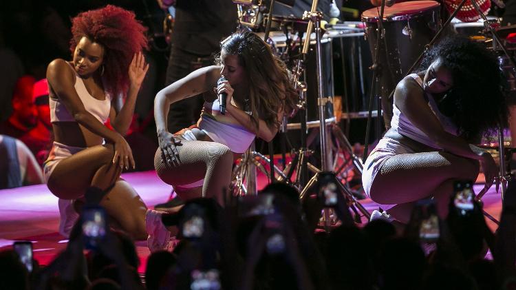 Da área VIP, Ronan Carvalho viu Anitta levantar o público com os seus sucessos e arrasar nas coreografias - Bruna Prado/UOL - Bruna Prado/UOL