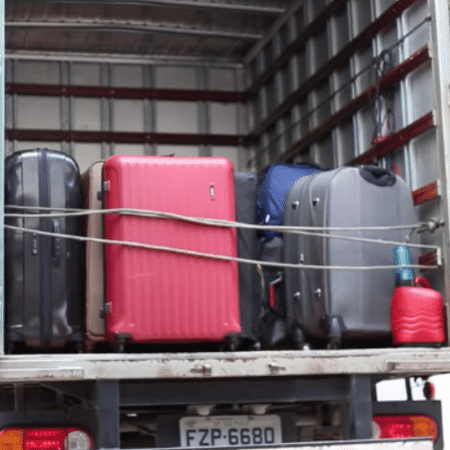 Caminhão leva malas de Dani Souza para o aeroporto - Reprodução/Instagram - Reprodução/Instagram