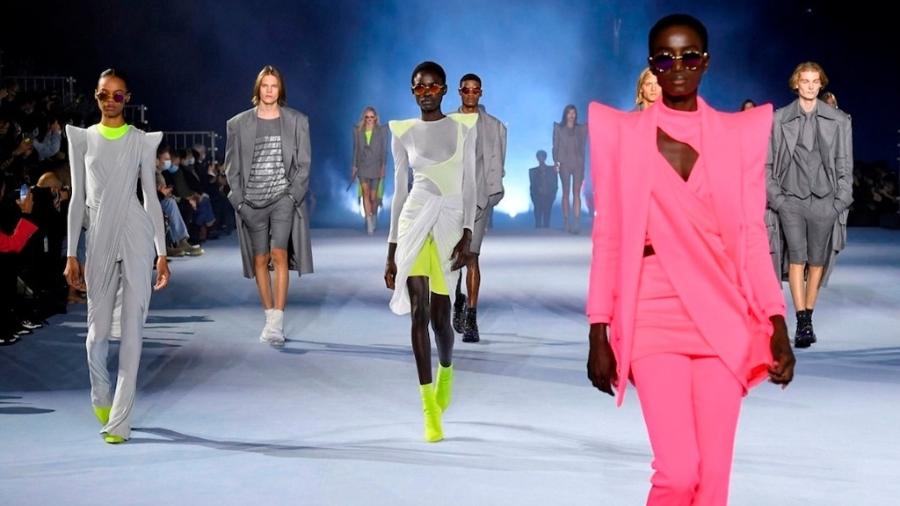 A Balenciaga foi uma das marcas a não desistir de participar da Semana de Moda de Paris na temporada SS21, apresentada ano passado, durante a pandemia. Outras grandes grifes, como a Saint Laurent, voltam a lhe fazer companhia para a SS22 - Reprodução/Instagram
