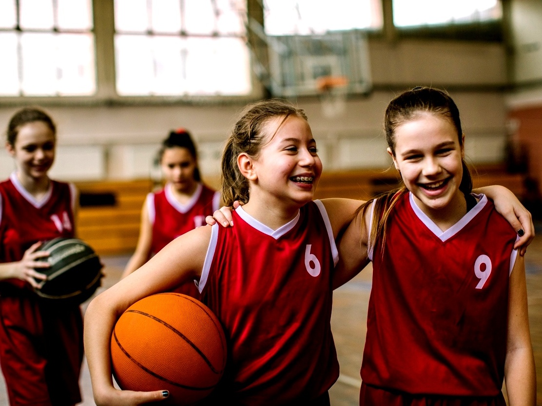 Benefícios dos esportes coletivos para adolescentes e crianças