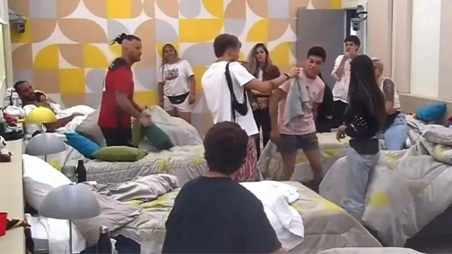 Participante do "Gran Hermano" se masturba e deixa quarto de cueca - Reprodução/Instagram