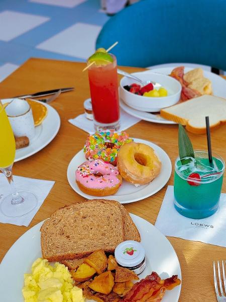 ... porque quem resiste quando tem buffet de donuts? - Divulgação - Divulgação