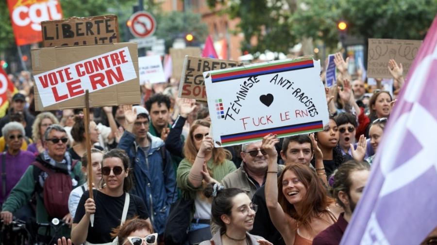 Feministas protestam contra extrema-direta na França