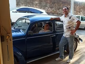 Fusca dado por Silvio Santos há 43 anos vira relíquia de família em BH