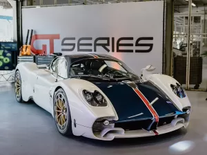 Pagani Utopia: único, carro de R$ 50 milhões é flagrado em Interlagos