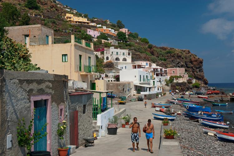 Porto da Ilha Alicudi, na Itália Porto da Ilha Alicudi, na Itália