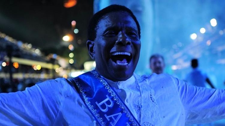 Neguinho da Beija-Flor desfilou como baluarte após 50 anos