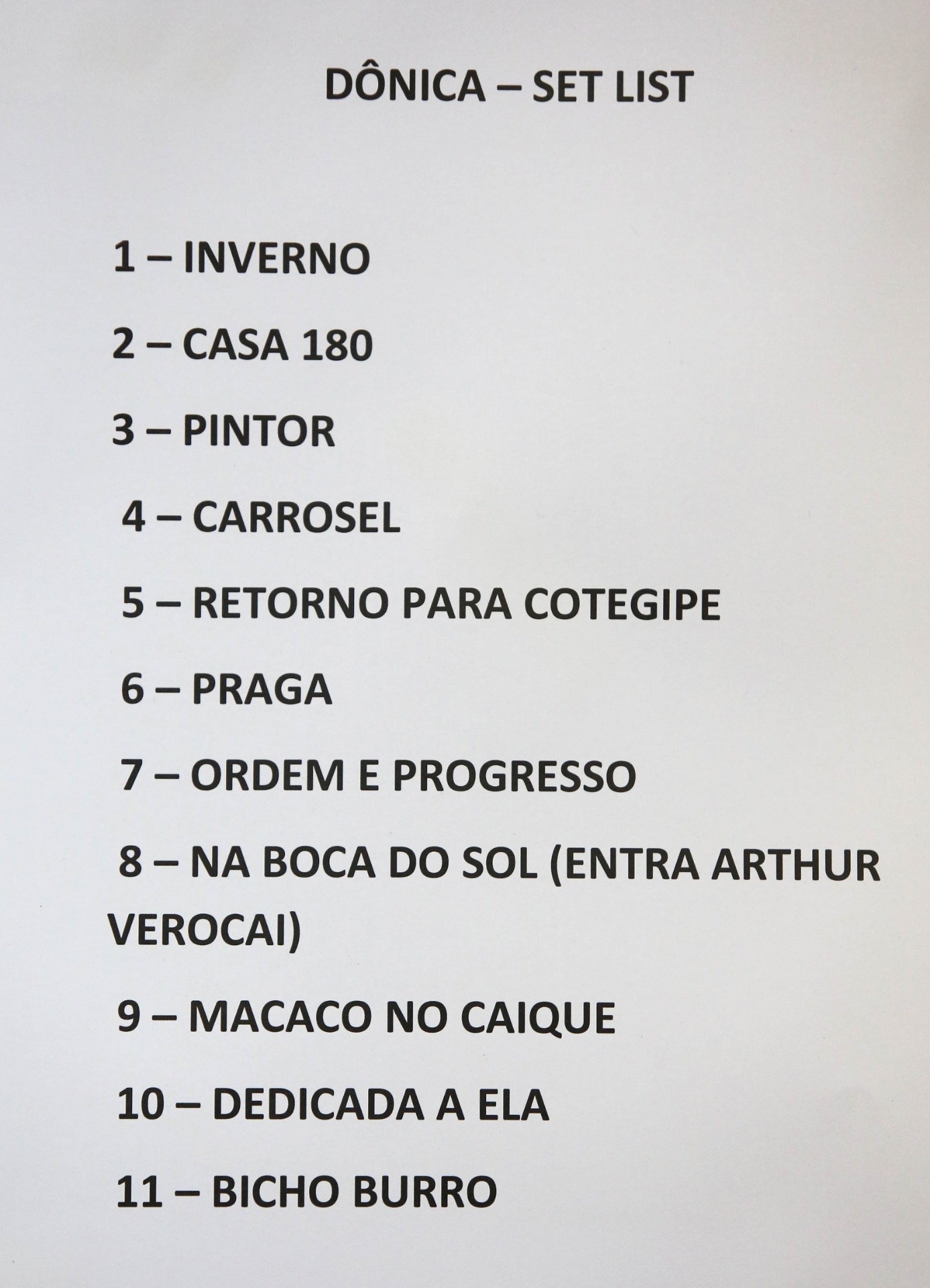 18.set.2015 - Setlist do show da banda Dônica com participação de Arthur Verocai no Palco Sunset do Rock in Rio 2015 - Fernando Maia/UOL
